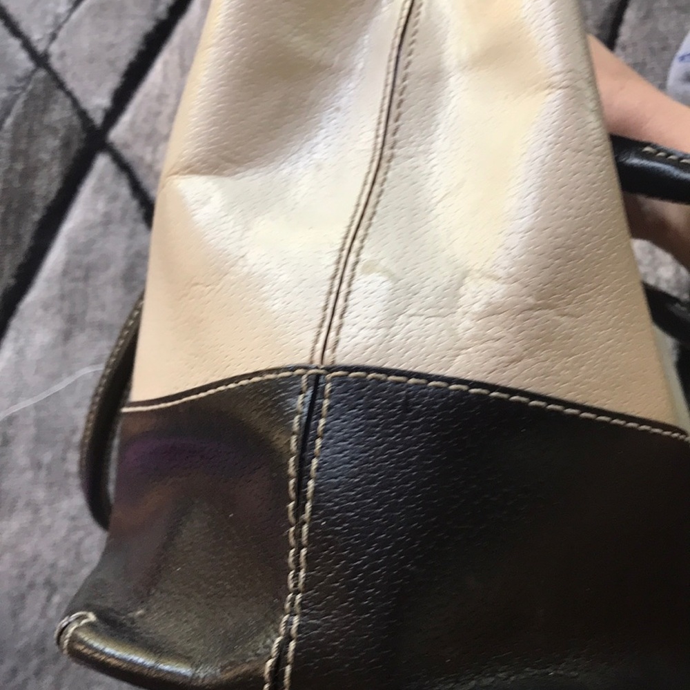 Kate Spade purse, black and cream - Picture 4 of 5